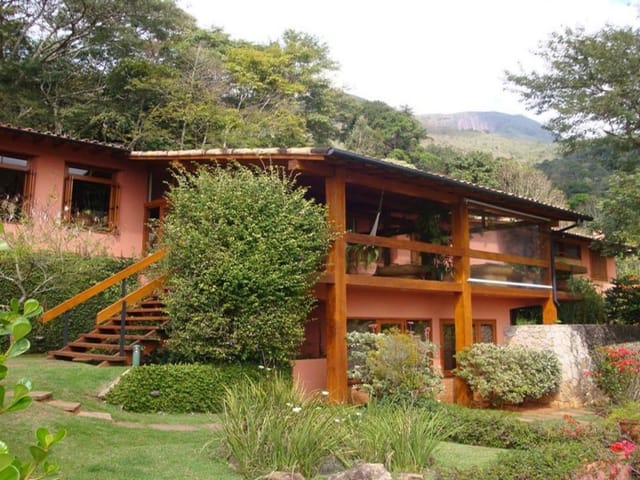 Casa com 4850m², à venda, no bairro Araras em Petrópolis