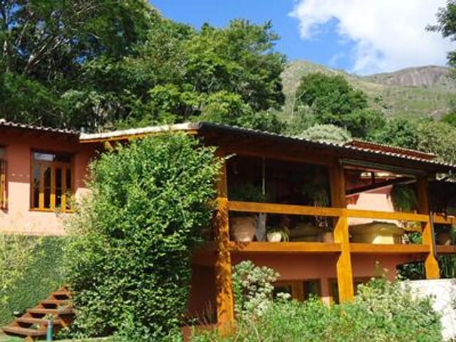 Casa com 4850m², à venda, no bairro Araras em Petrópolis