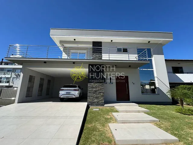 Casa com 711m² 4 quartos e 5 banheiros, à venda, no bairro Cachoeira do Bom Jesus em Florianópolis