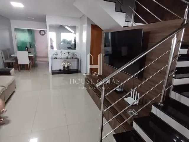 Casa com 180m² 3 quartos e 2 banheiros, à venda, no bairro Moinho dos Ventos em Goiânia