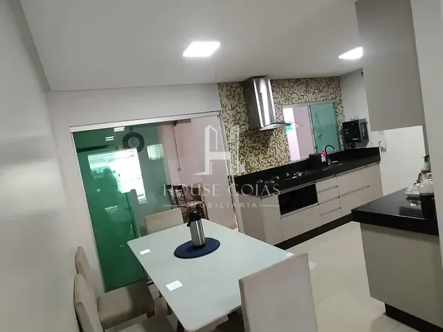 Casa com 180m² 3 quartos e 2 banheiros, à venda, no bairro Moinho dos Ventos em Goiânia