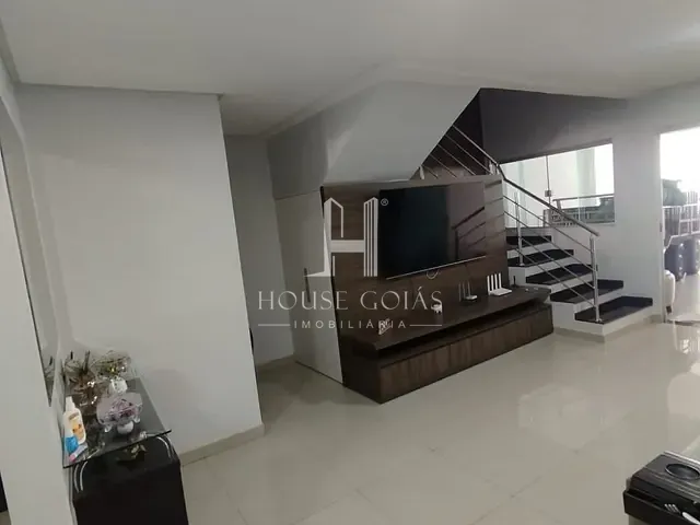 Casa com 180m² 3 quartos e 2 banheiros, à venda, no bairro Moinho dos Ventos em Goiânia