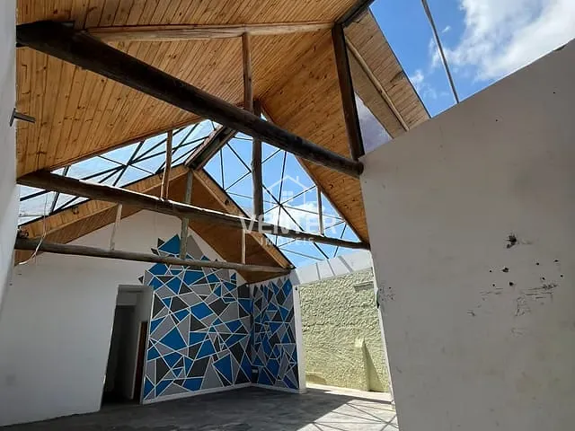 Casa com 440m², à venda ou para alugar, no bairro Centro em Taubaté