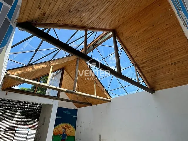 Casa com 440m², à venda ou para alugar, no bairro Centro em Taubaté