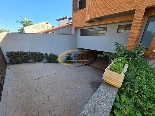 Sobrado com 500m² 4 quartos e 4 banheiros, à venda, no bairro Jardim Presidente em Londrina