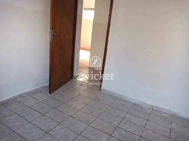 Casa com 250m² 3 quartos e 2 banheiros, à venda, no bairro Vila Santista em Bauru