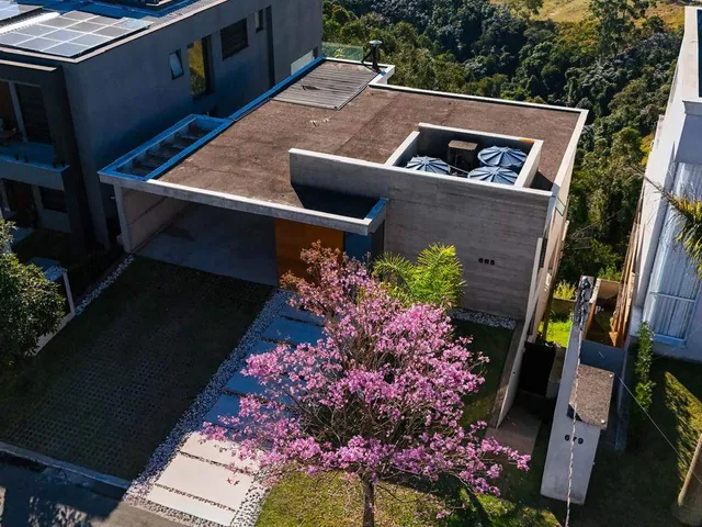 Casa com 525m² 3 quartos e 5 banheiros, à venda, no bairro Alphaville em Santana de Parnaíba