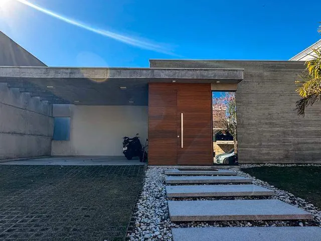 Casa com 525m² 3 quartos e 5 banheiros, à venda, no bairro Alphaville em Santana de Parnaíba