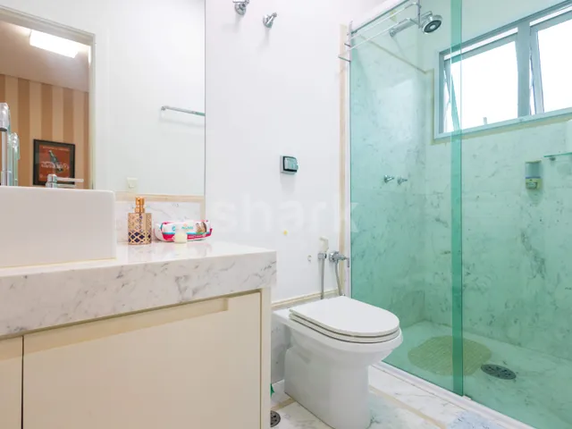 Casa com 360m² 4 quartos e 5 banheiros, à venda, no bairro Alphaville em Santana de Parnaíba