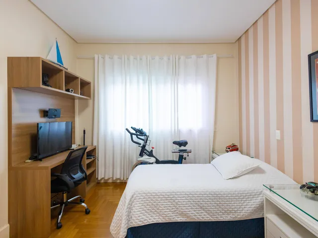 Casa com 360m² 4 quartos e 5 banheiros, à venda, no bairro Alphaville em Santana de Parnaíba