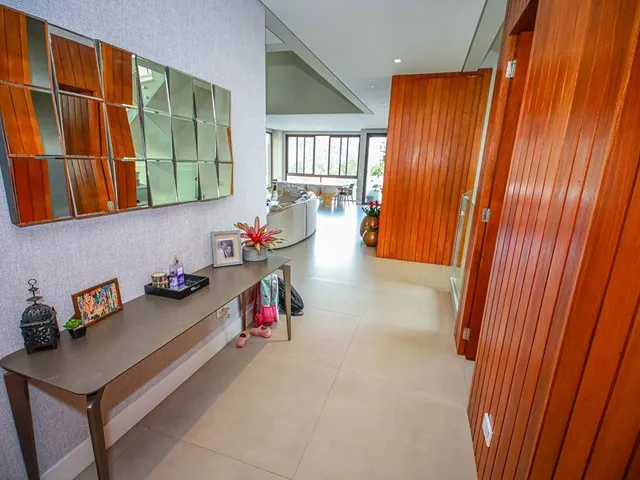 Casa com 420m² 4 quartos e 6 banheiros, para alugar, no bairro Tamboré em Santana de Parnaíba