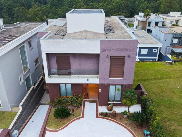Casa com 420m² 4 quartos e 6 banheiros, para alugar, no bairro Tamboré em Santana de Parnaíba