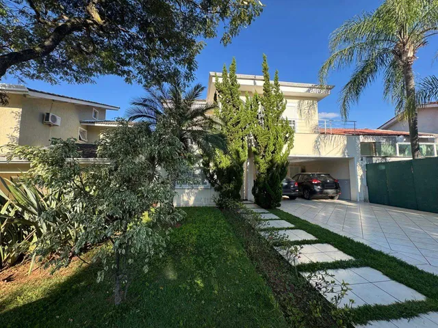 Casa com 400m² 4 quartos e 6 banheiros, à venda, no bairro Alphaville em Santana de Parnaíba