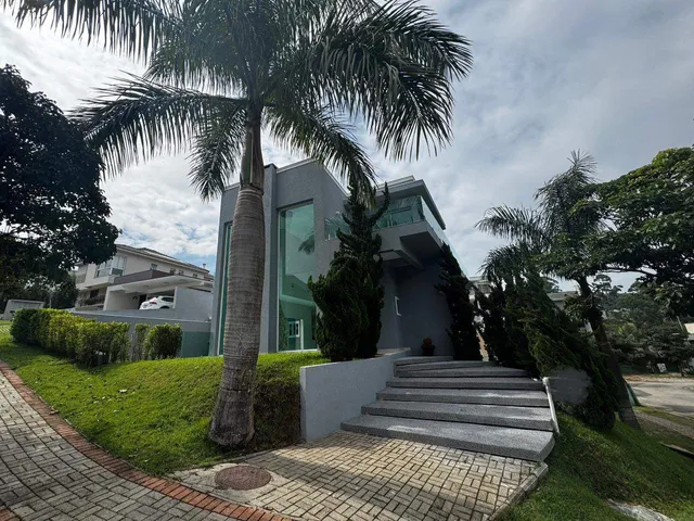 Casa com 480m² 4 quartos e 6 banheiros, à venda ou para alugar, no bairro Alphaville em Santana de Parnaíba