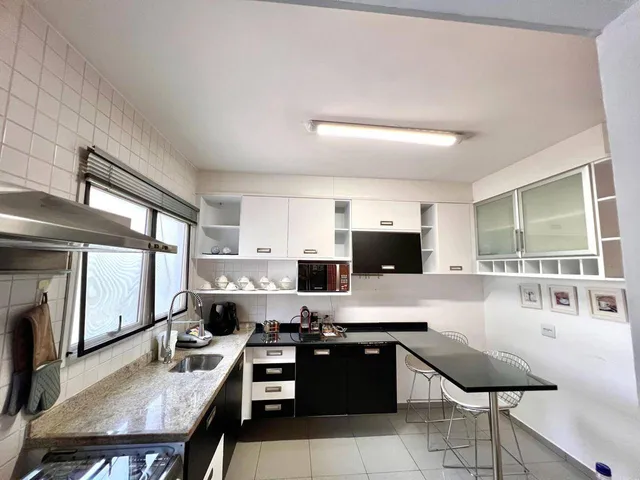 Casa com 200m² 3 quartos e 3 banheiros, à venda ou para alugar, no bairro Tamboré em Santana de Parnaíba
