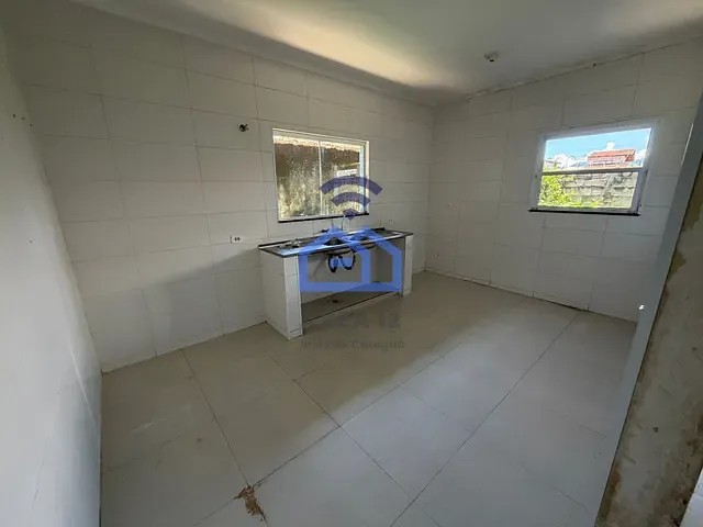 Casa à venda, no bairro Balneário dos Golfinhos em Caraguatatuba