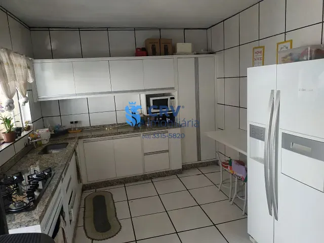 Casa com 478m² 4 quartos e 1 banheiro, à venda, no bairro Vila Ipiranga em Londrina