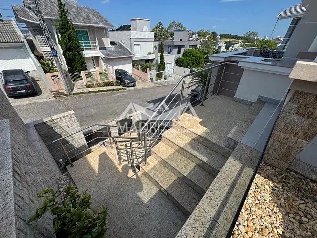 Casa com 360m² 4 quartos e 3 banheiros, à venda, no bairro Pedra Branca em Palhoça
