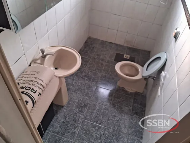 Casa 2 quartos e 1 banheiro, para alugar, no bairro Parque Residencial Francisco Lopes Iglesia em Nova Odessa
