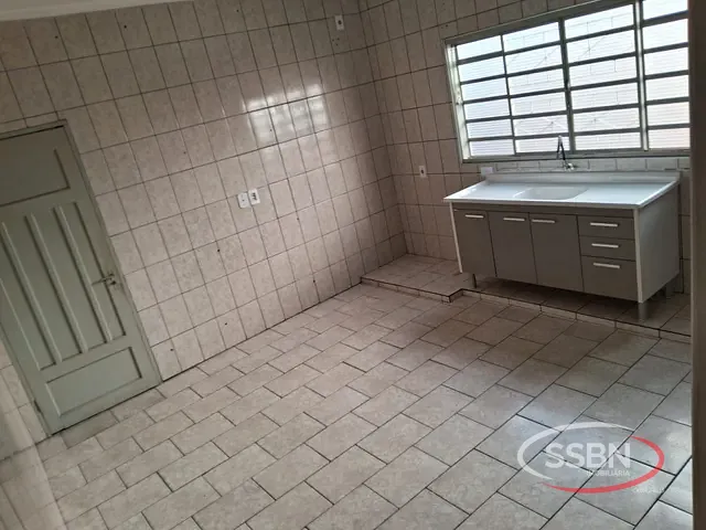 Casa 2 quartos e 1 banheiro, para alugar, no bairro Parque Residencial Francisco Lopes Iglesia em Nova Odessa