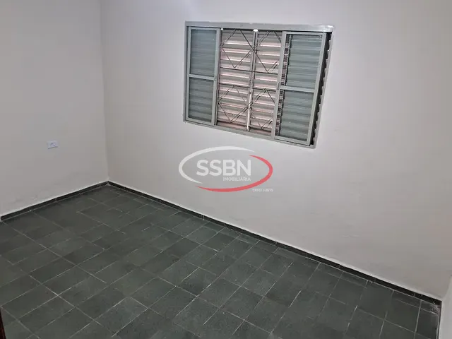 Casa 2 quartos e 1 banheiro, para alugar, no bairro Parque Residencial Francisco Lopes Iglesia em Nova Odessa