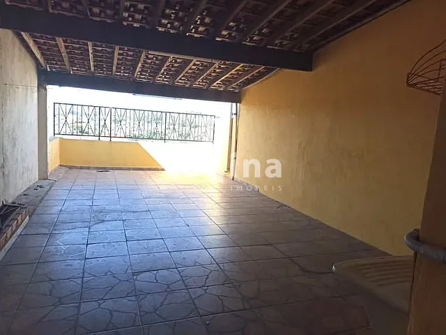 Casa com 300m² 5 quartos e 4 banheiros, à venda, no bairro Parque Santa Teresa em Carapicuíba