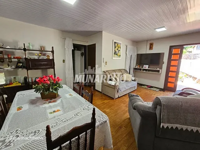 Casa com 102m² 3 quartos e 2 banheiros, à venda, no bairro Centro em Piratuba