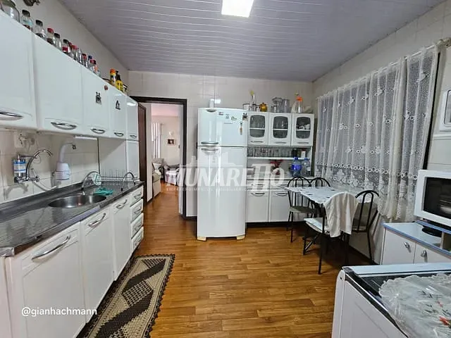 Casa com 102m² 3 quartos e 2 banheiros, à venda, no bairro Centro em Piratuba