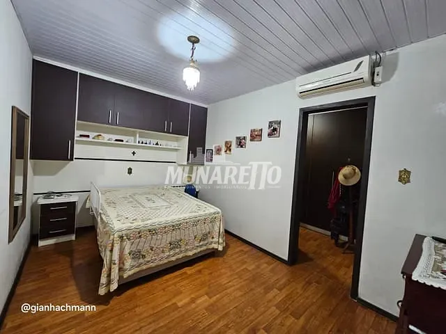 Casa com 102m² 3 quartos e 2 banheiros, à venda, no bairro Centro em Piratuba
