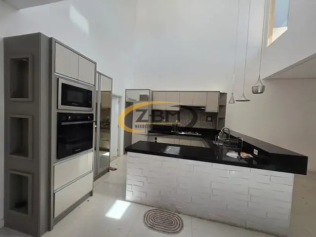Casa com 250m² 3 quartos e 3 banheiros, à venda, no bairro Esperança em Londrina