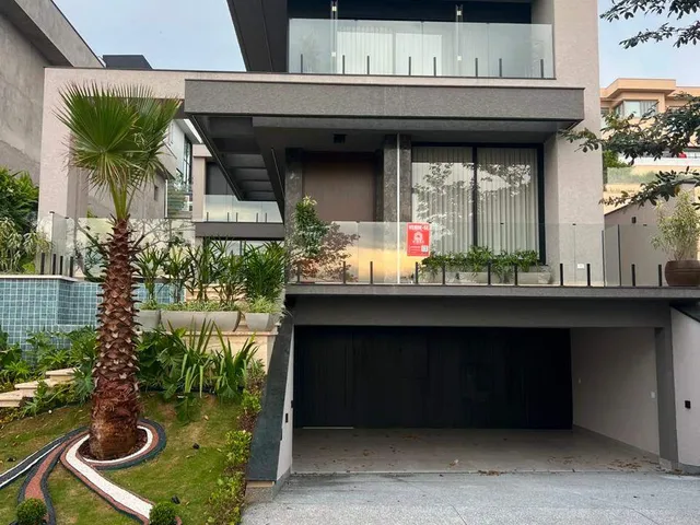 Casa com 490m² 4 quartos e 6 banheiros, à venda, no bairro Alphaville em Santana de Parnaíba