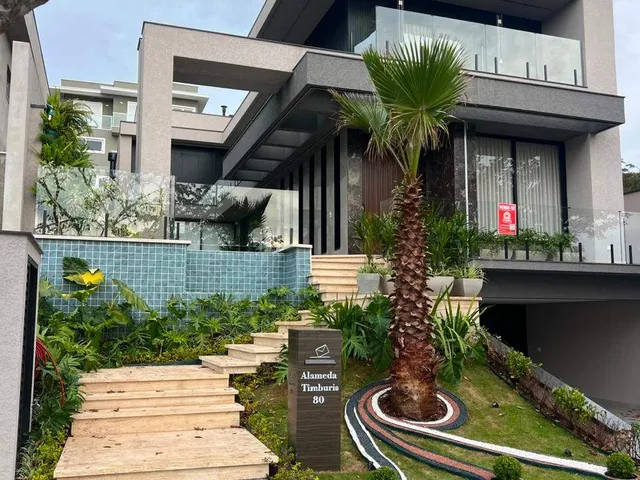 Casa com 490m² 4 quartos e 6 banheiros, à venda, no bairro Alphaville em Santana de Parnaíba