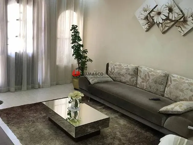 Casa com 250m² 2 quartos e 1 banheiro, para alugar, no bairro Santa Paula em São Caetano do Sul