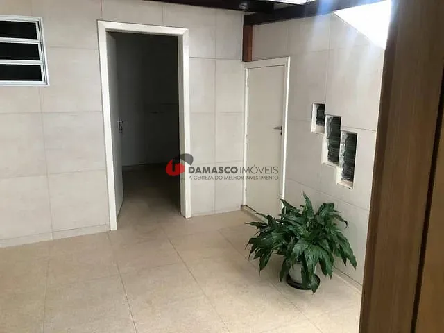 Casa com 250m² 2 quartos e 1 banheiro, para alugar, no bairro Santa Paula em São Caetano do Sul
