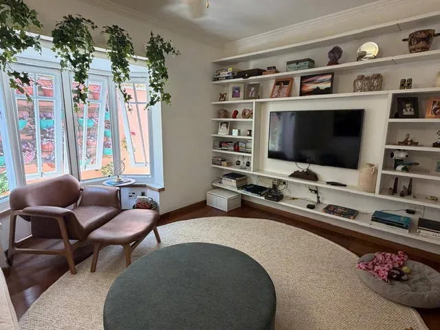 Casa com 520m² 4 quartos e 5 banheiros, à venda, no bairro Alphaville em Santana de Parnaíba