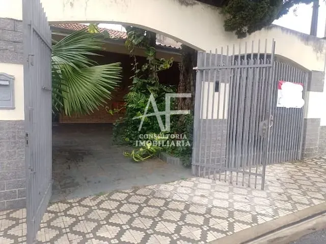 Casa com 250m² 3 quartos e 2 banheiros, à venda, no bairro Jardim Independência em Taubaté