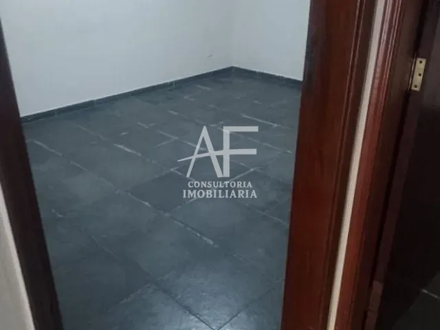 Casa com 250m² 3 quartos e 2 banheiros, à venda, no bairro Jardim Independência em Taubaté