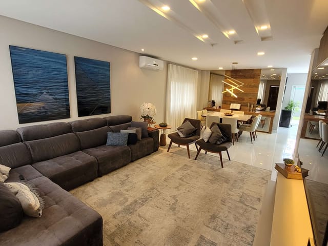 Casa com 300m² 3 quartos e 4 banheiros, à venda, no bairro Jardim Carvalho em Ponta Grossa