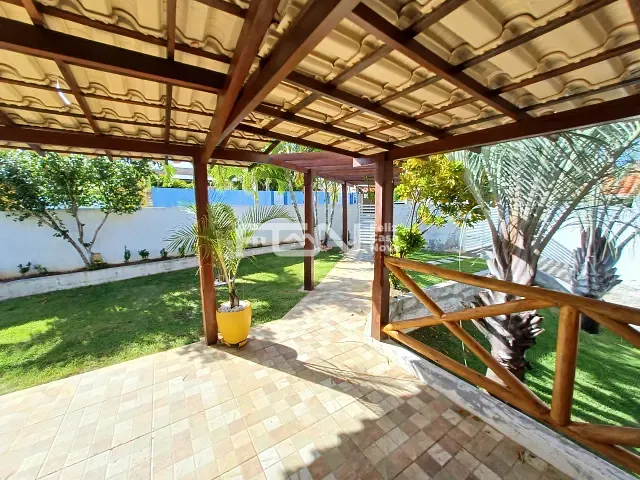 Casa 3 quartos e 2 banheiros, à venda ou para alugar, no bairro Portão em Lauro de Freitas