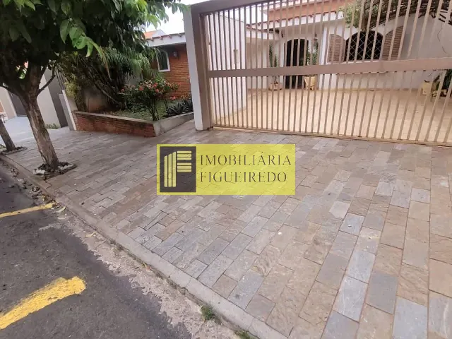 Casa com 300m² 4 quartos e 3 banheiros, para alugar, no bairro Jardim Alvorada em São José do Rio Preto