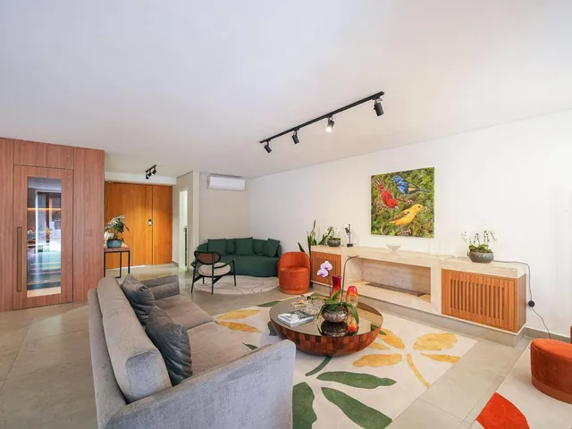 Casa com 477m² 5 quartos e 7 banheiros, à venda, no bairro Alphaville em Santana de Parnaíba