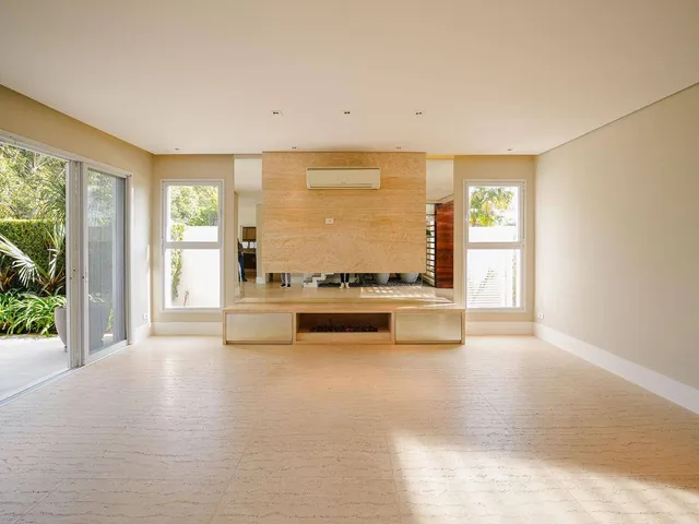Casa com 480m² 4 quartos e 7 banheiros, à venda, no bairro Paiol Velho em Santana de Parnaíba