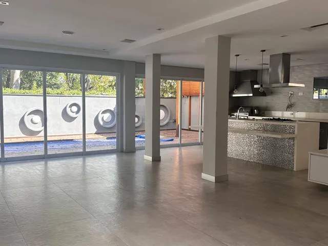 Casa com 300m² 4 quartos e 6 banheiros, à venda ou para alugar, no bairro Alphaville em Santana de Parnaíba