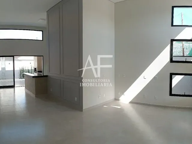 Casa com 300m² 2 quartos e 3 banheiros, à venda, no bairro Condomínio Terras do Vale em Caçapava
