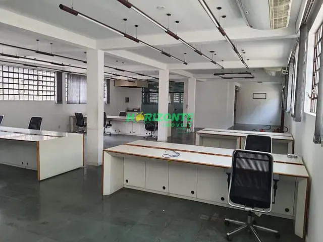 Casa com 407m², para alugar, no bairro Vila Adyana em São José dos Campos