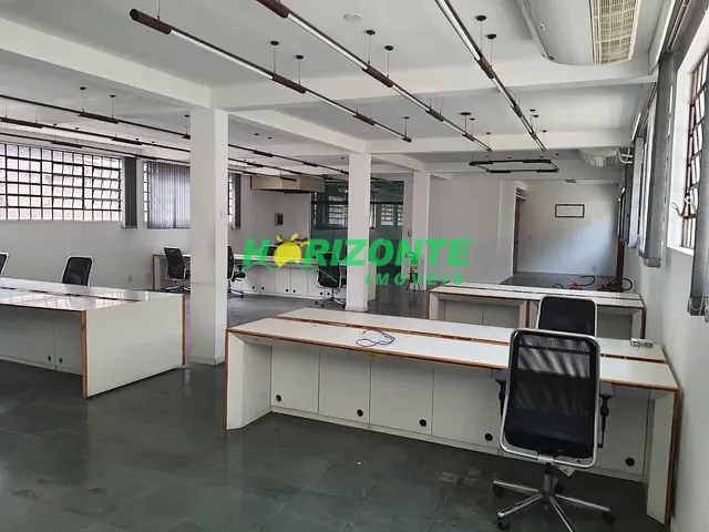 Casa com 407m², para alugar, no bairro Vila Adyana em São José dos Campos