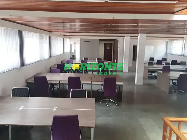 Casa com 407m², para alugar, no bairro Vila Adyana em São José dos Campos