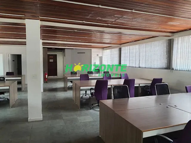 Casa com 407m², para alugar, no bairro Vila Adyana em São José dos Campos