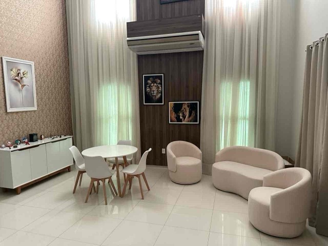 Casa com 450m² 4 quartos e 6 banheiros, à venda ou para alugar, no bairro Jardim Itália em Cuiabá
