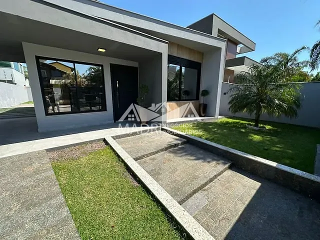 Casa 3 quartos e 3 banheiros, à venda, no bairro Praia de Fora em Palhoça